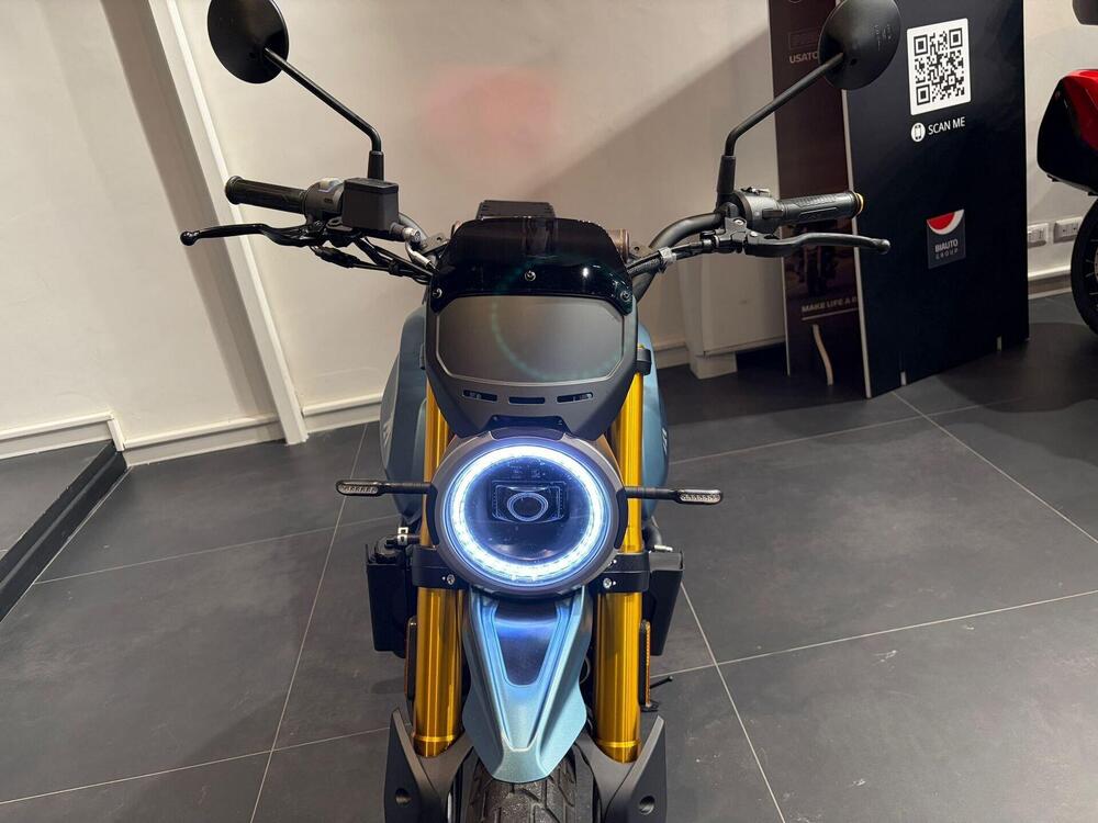 Moto Morini SEIEMMEZZO SCR (2022 - 26) (13)