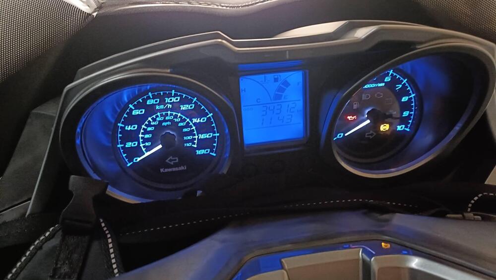 Kawasaki J 300 (2017 - 21) (8)