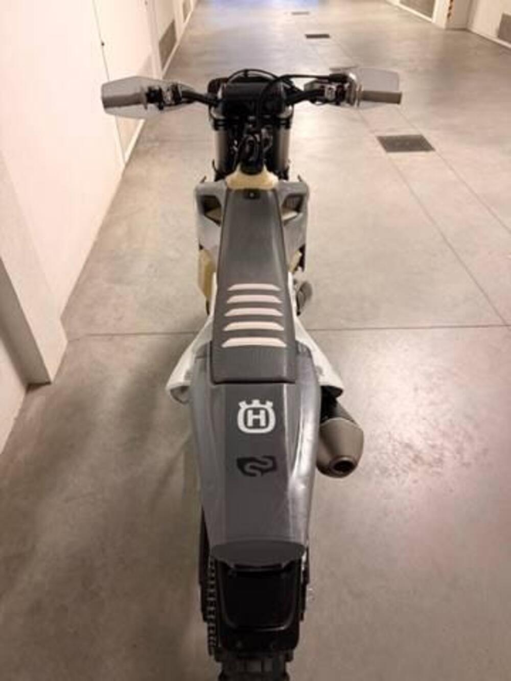 Husqvarna TE 300 Pro (2024) (4)