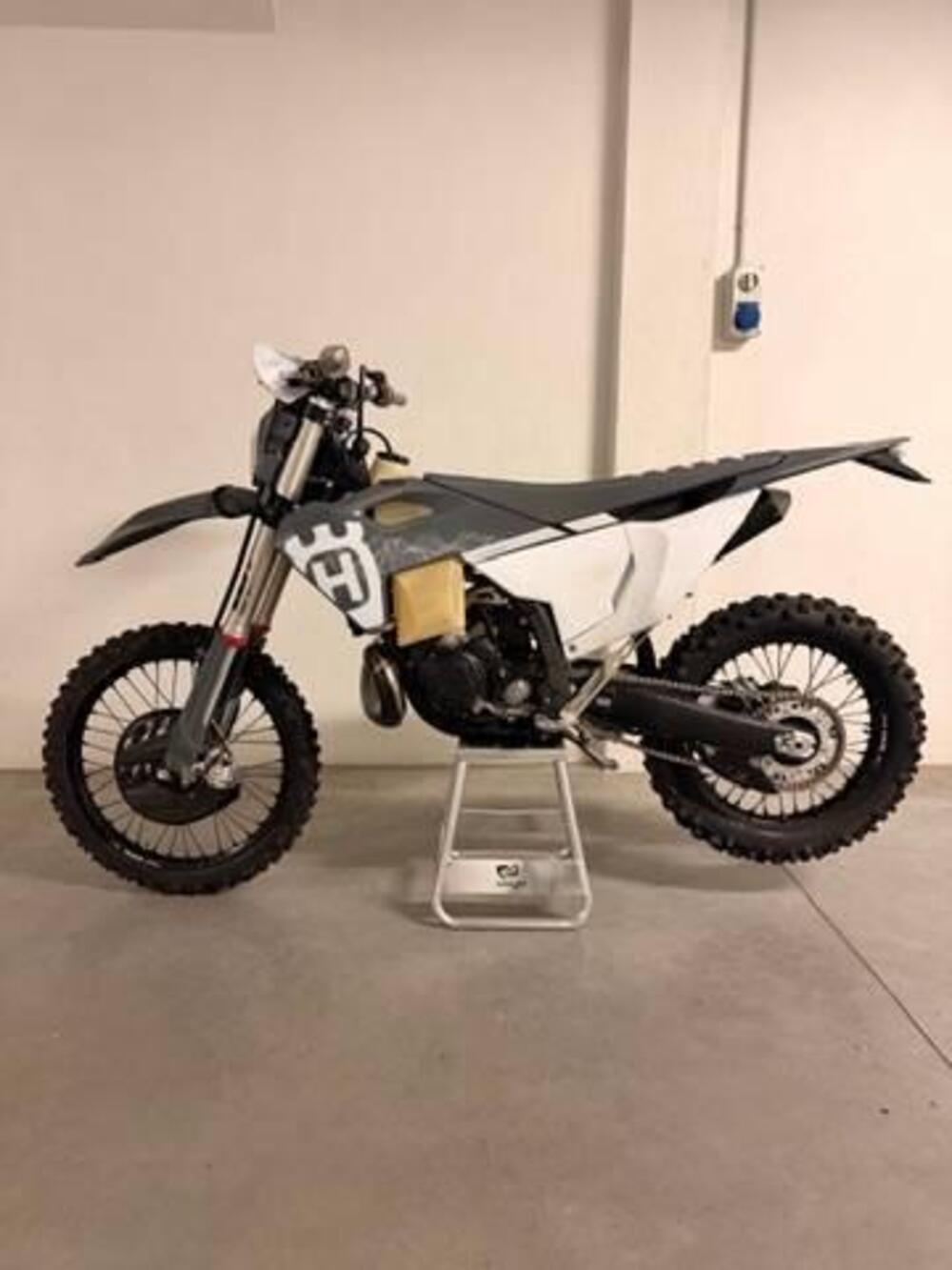 Husqvarna TE 300 Pro (2024) (13)