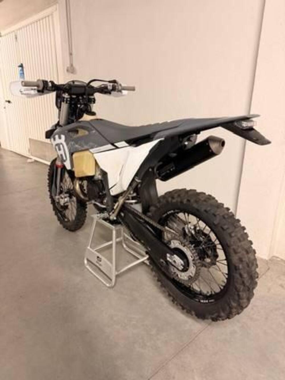 Husqvarna TE 300 Pro (2024) (14)