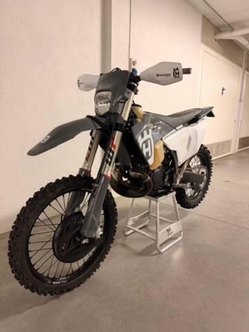 Husqvarna TE 300 Pro (2024) (15)