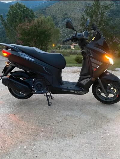 Aprilia SXR 50 (2021 - 25) usata