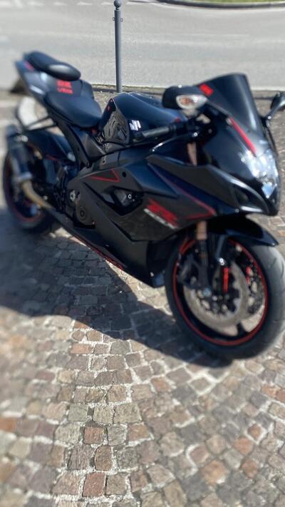 Suzuki GSX-R1000 (2006 - 08) usata