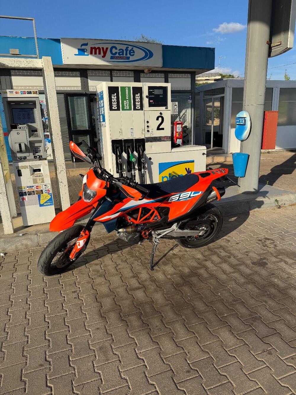 KTM 690 SMC R (2023 - 25) (2)