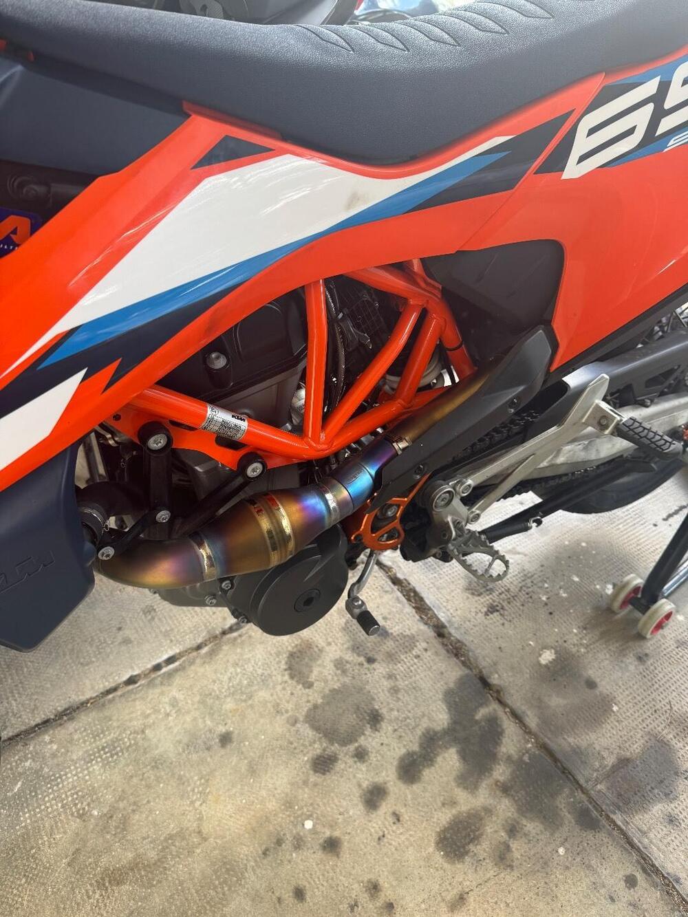 KTM 690 SMC R (2023 - 25) (3)