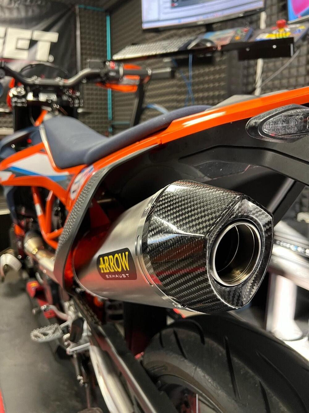 KTM 690 SMC R (2023 - 25) (8)