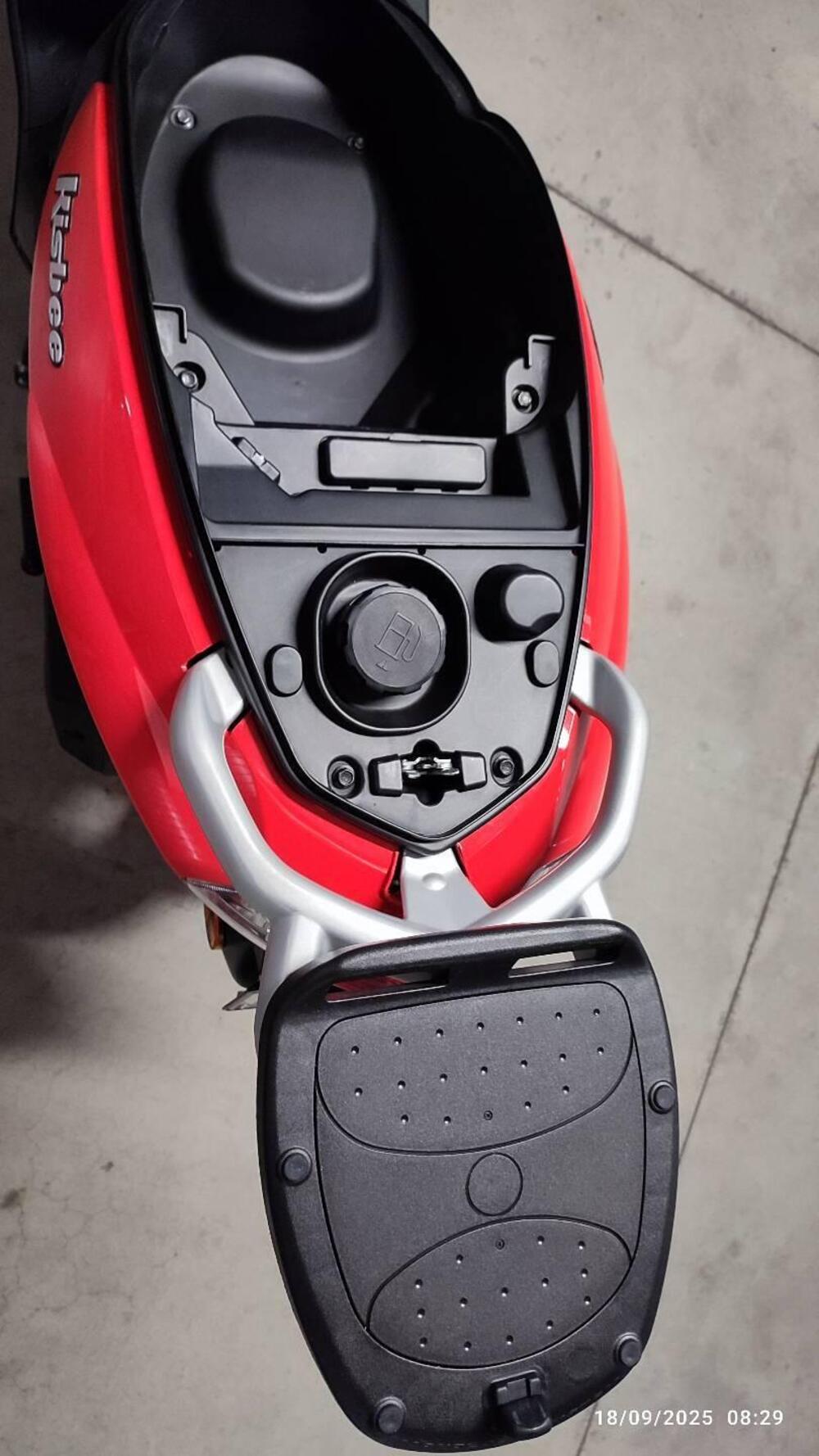 Peugeot Kisbee 50 (2010 - 18) (4)