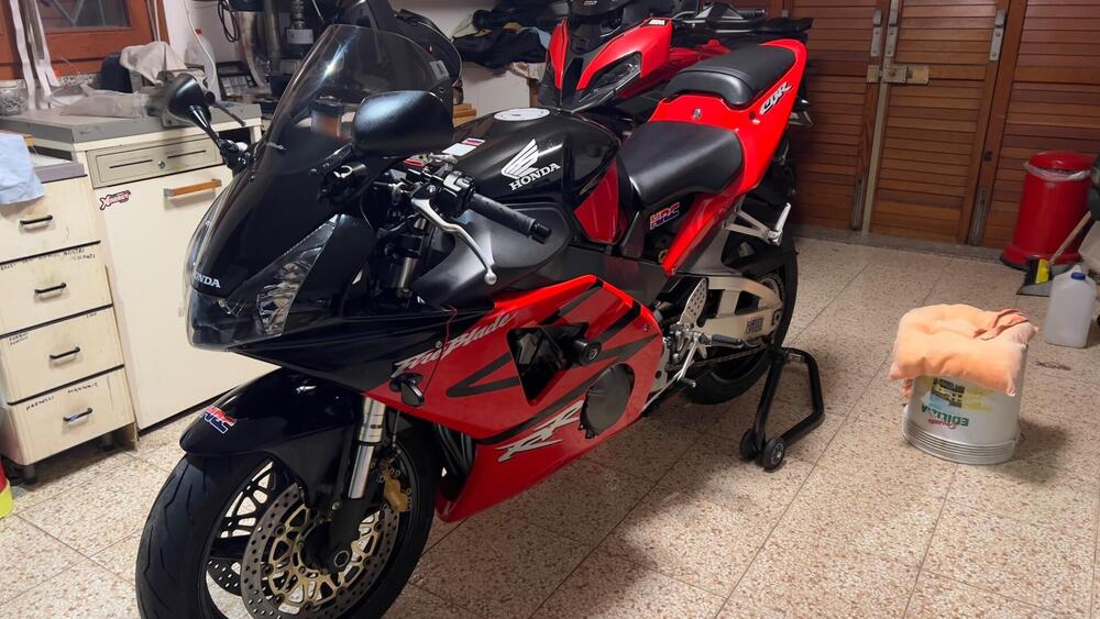 Honda CBR 900 RR Fireblade (2002 - 04) (7)