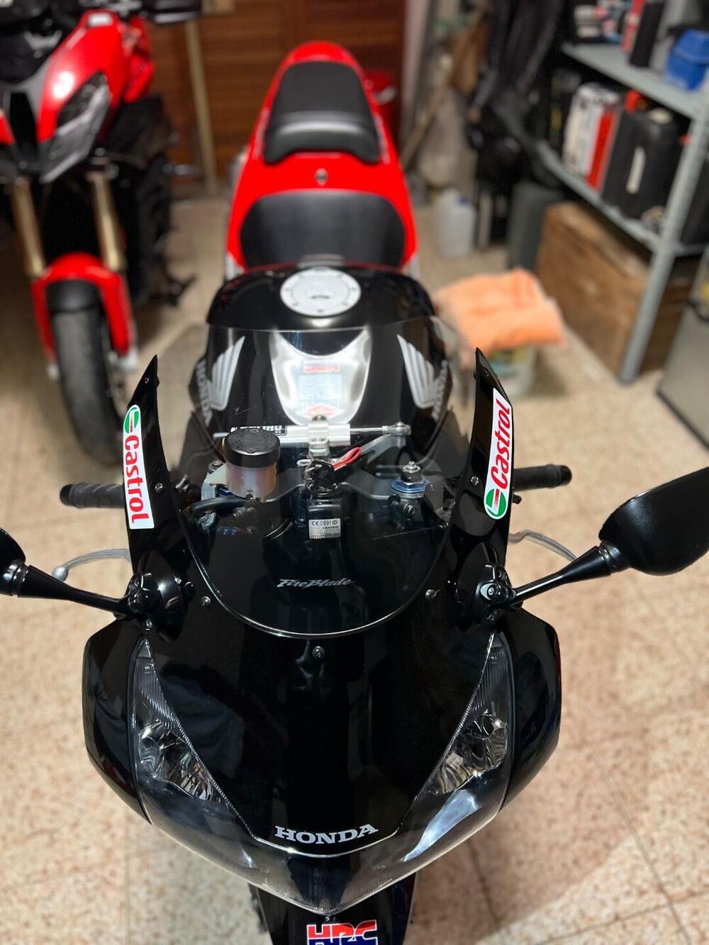 Honda CBR 900 RR Fireblade (2002 - 04) (8)