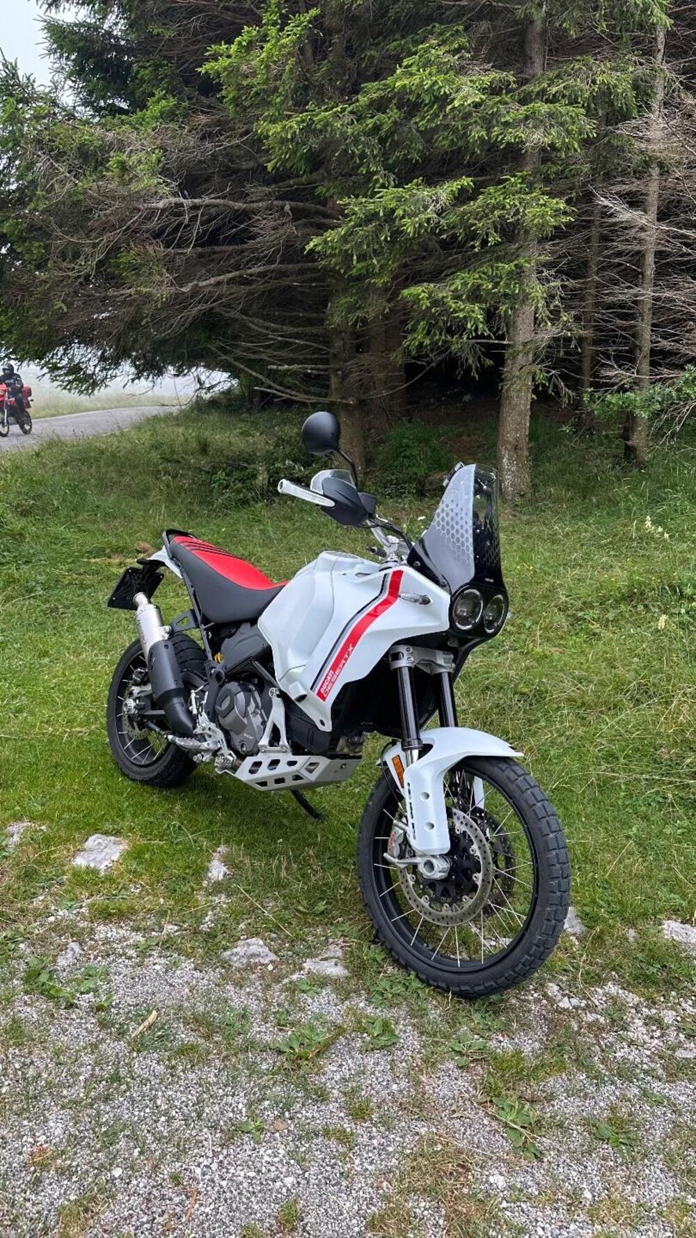 Ducati DesertX (2022 - 25) (2)