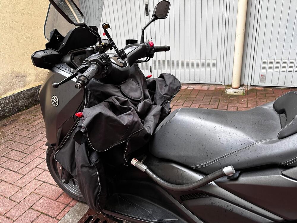 Yamaha X-Max 300 (2021 - 24) (3)