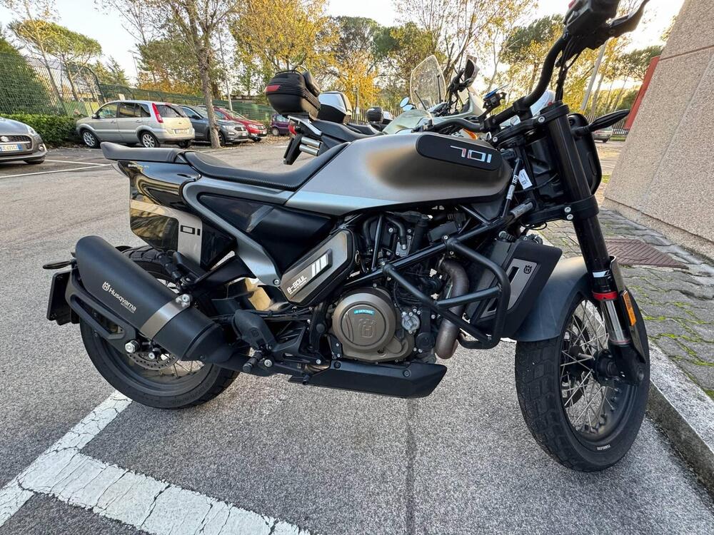 Husqvarna Svartpilen 701 (2020) (4)