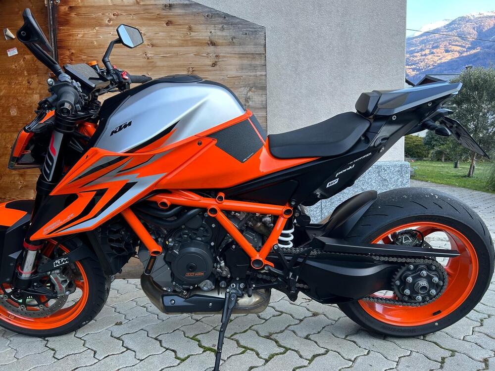 KTM 1290 Super Duke R (2022 - 23) (2)