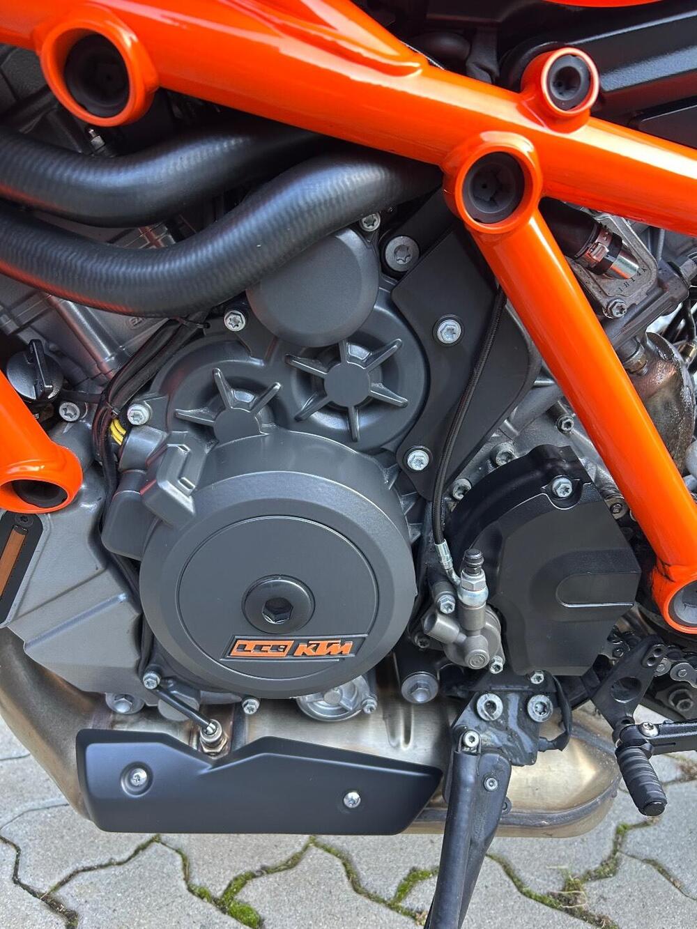 KTM 1290 Super Duke R (2022 - 23) (4)
