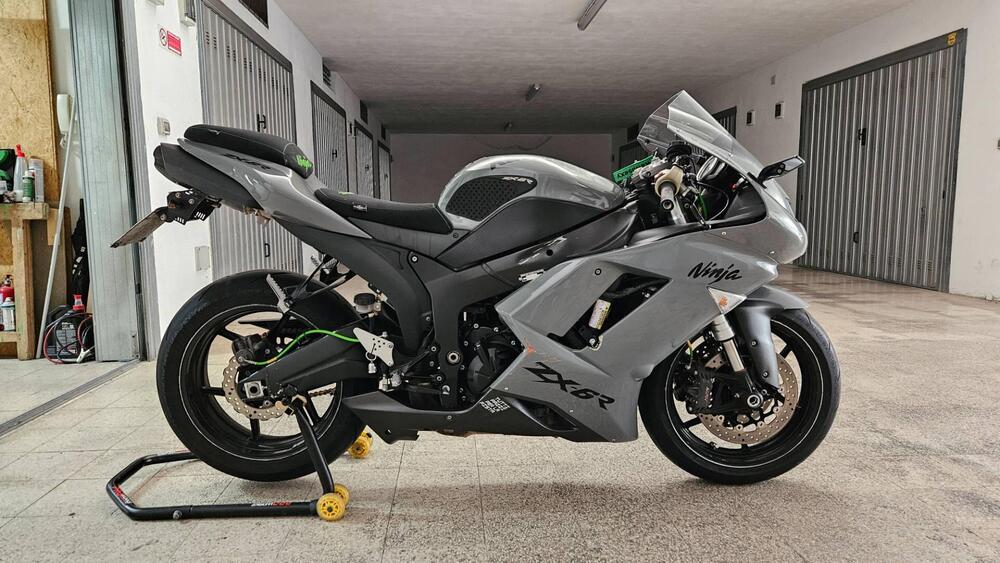 Kawasaki Ninja 600 ZX-6R (2007 - 08) (4)