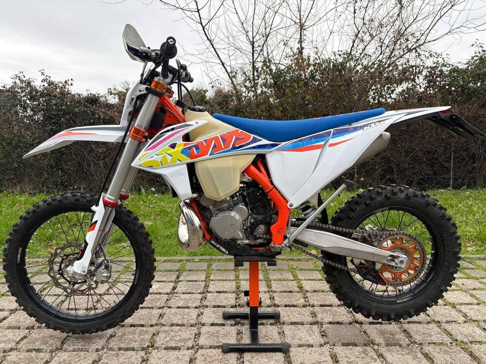 KTM 300 EXC TPI Six Days (2022) (4)