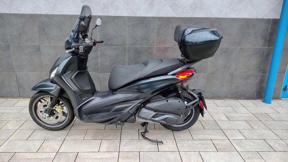 Piaggio Beverly 300 S ABS-ASR (2021 - 25) (2)