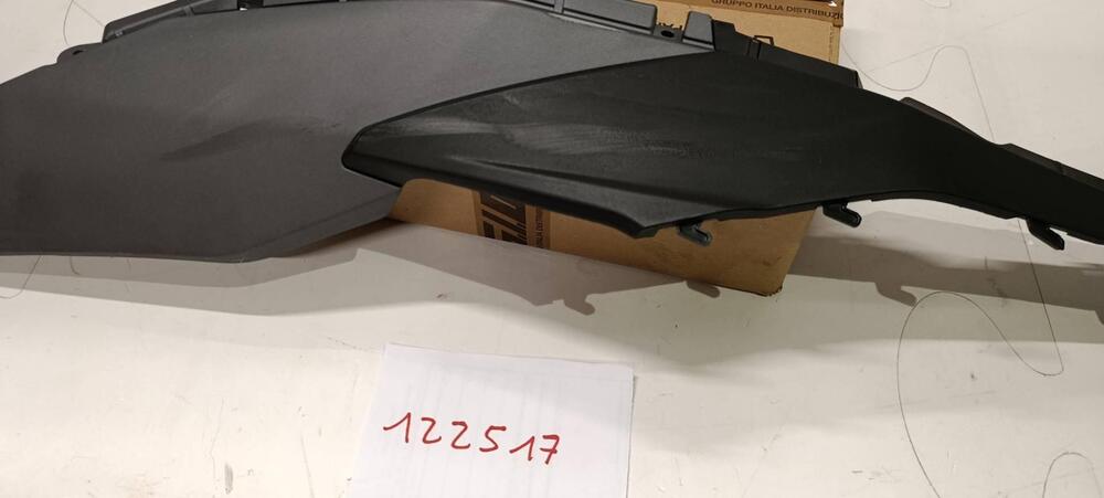 FIANCHETTO DX INFERIORE JET X 125 Sym (3)