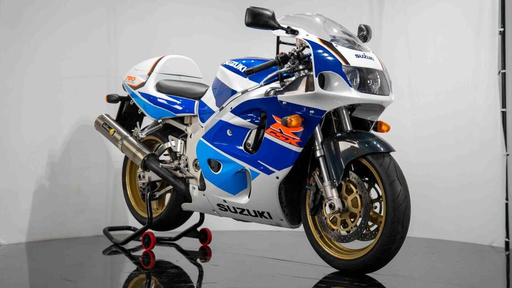 Suzuki GSX-R 750 SRAD (5)