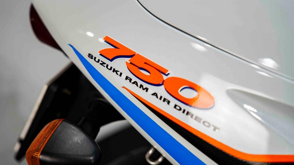 Suzuki GSX-R 750 SRAD (16)