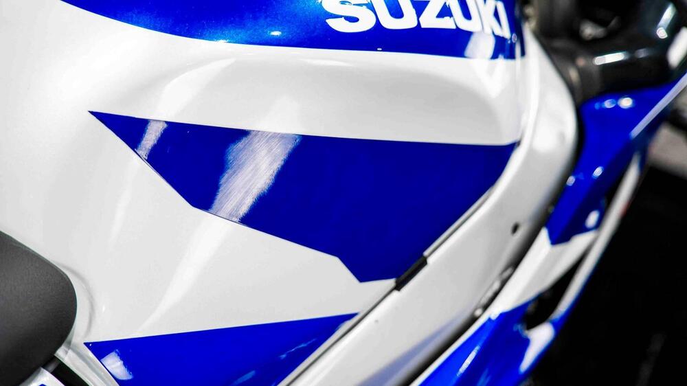 Suzuki GSX-R 750 SRAD (17)