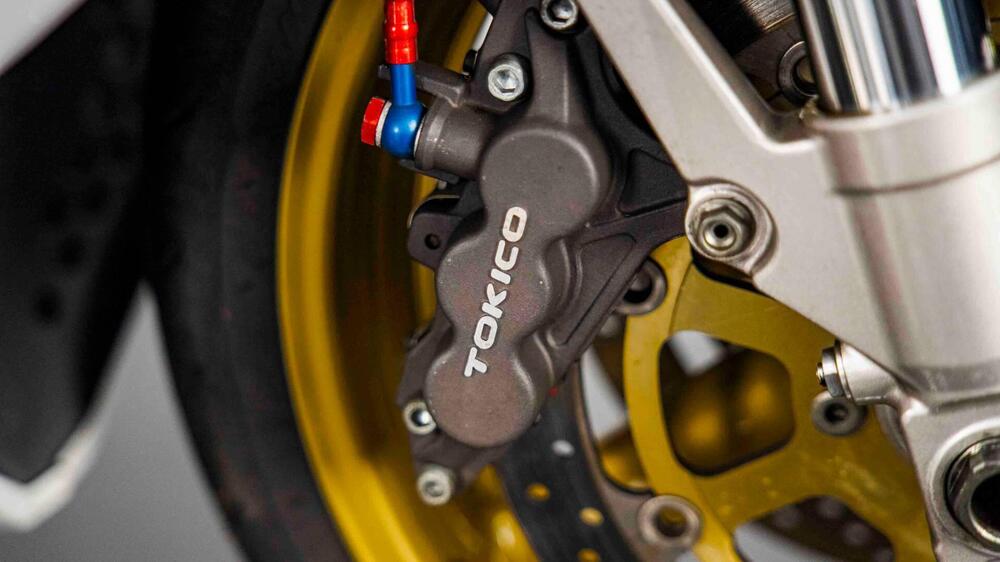 Suzuki GSX-R 750 SRAD (18)