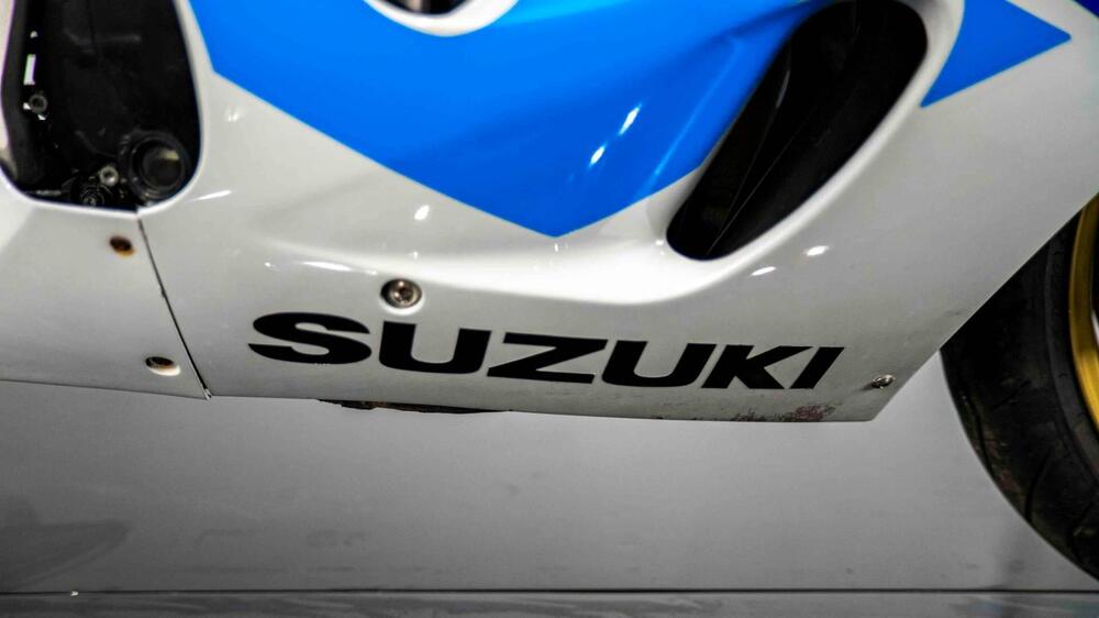 Suzuki GSX-R 750 SRAD (19)