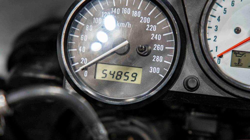 Suzuki GSX-R 750 SRAD (20)