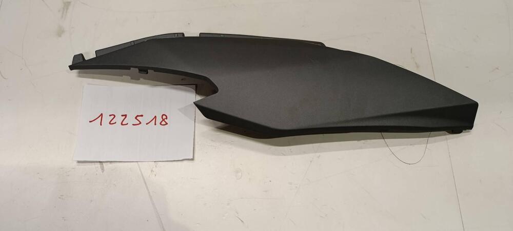 COVER FIANCHETTO POSTERIORE SX JET X 125 Sym