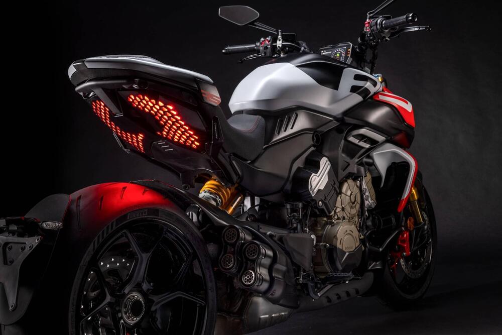 Ducati Diavel V4 RS (2026) (2)