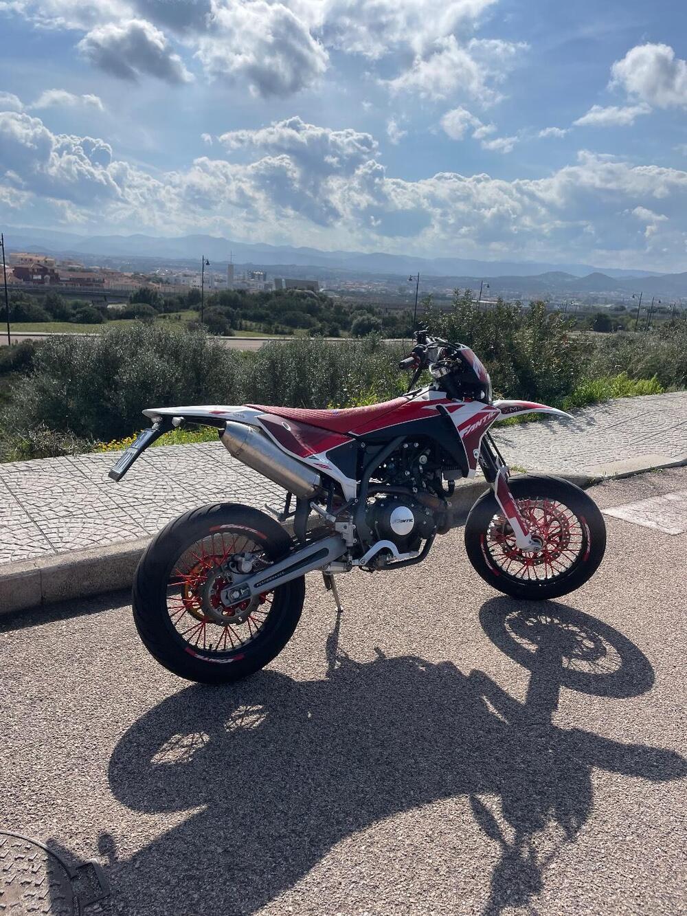 Fantic Motor XMF 125 Motard Performance 4T (2023 - 24) (2)