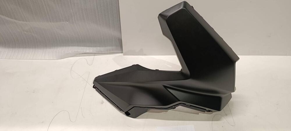 SCUDO ANTERIORE DX SYM ADX 300 (2)