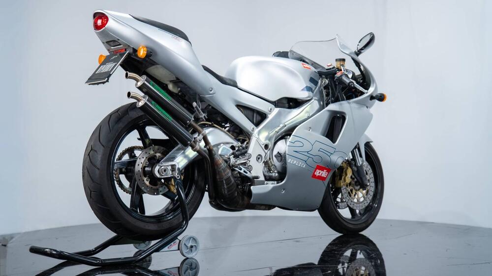 Aprilia RS 250 REPLICA (7)