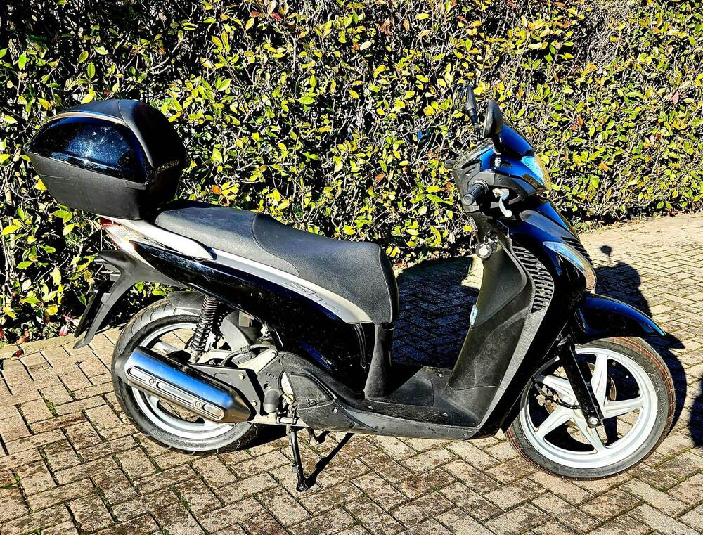Honda SH 150 i (2009 - 12) (2)