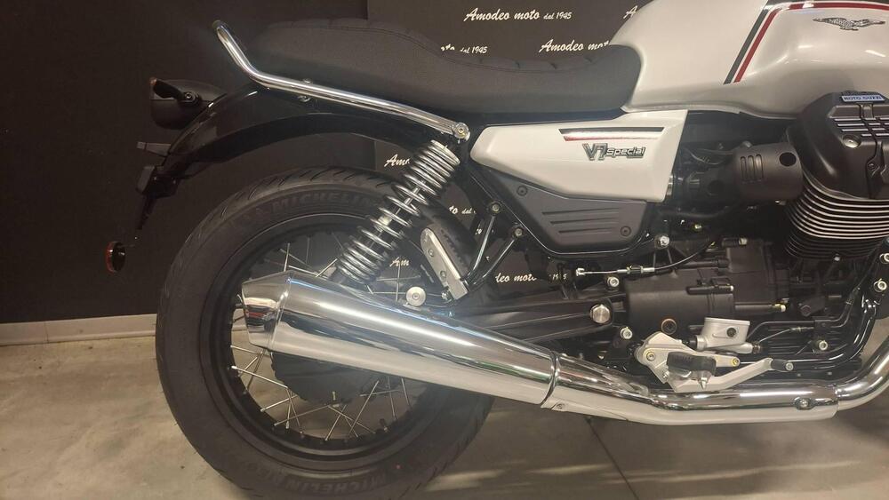 Moto Guzzi V7 Special (2025) (5)