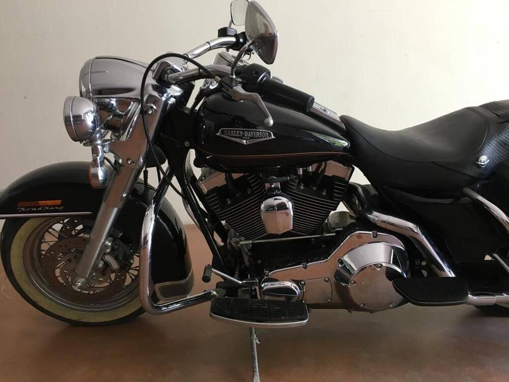 Harley-Davidson 1450 Road King Classic (1999 - 02) - FLHRCI (2)