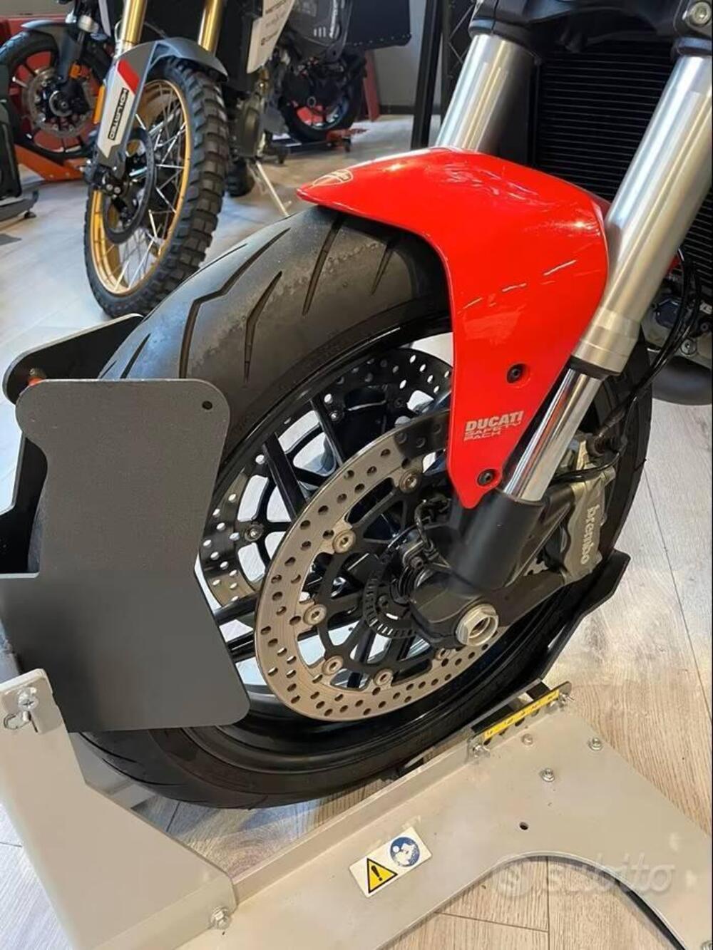 Ducati Monster 821 Stripe ABS (2015 - 17) (4)