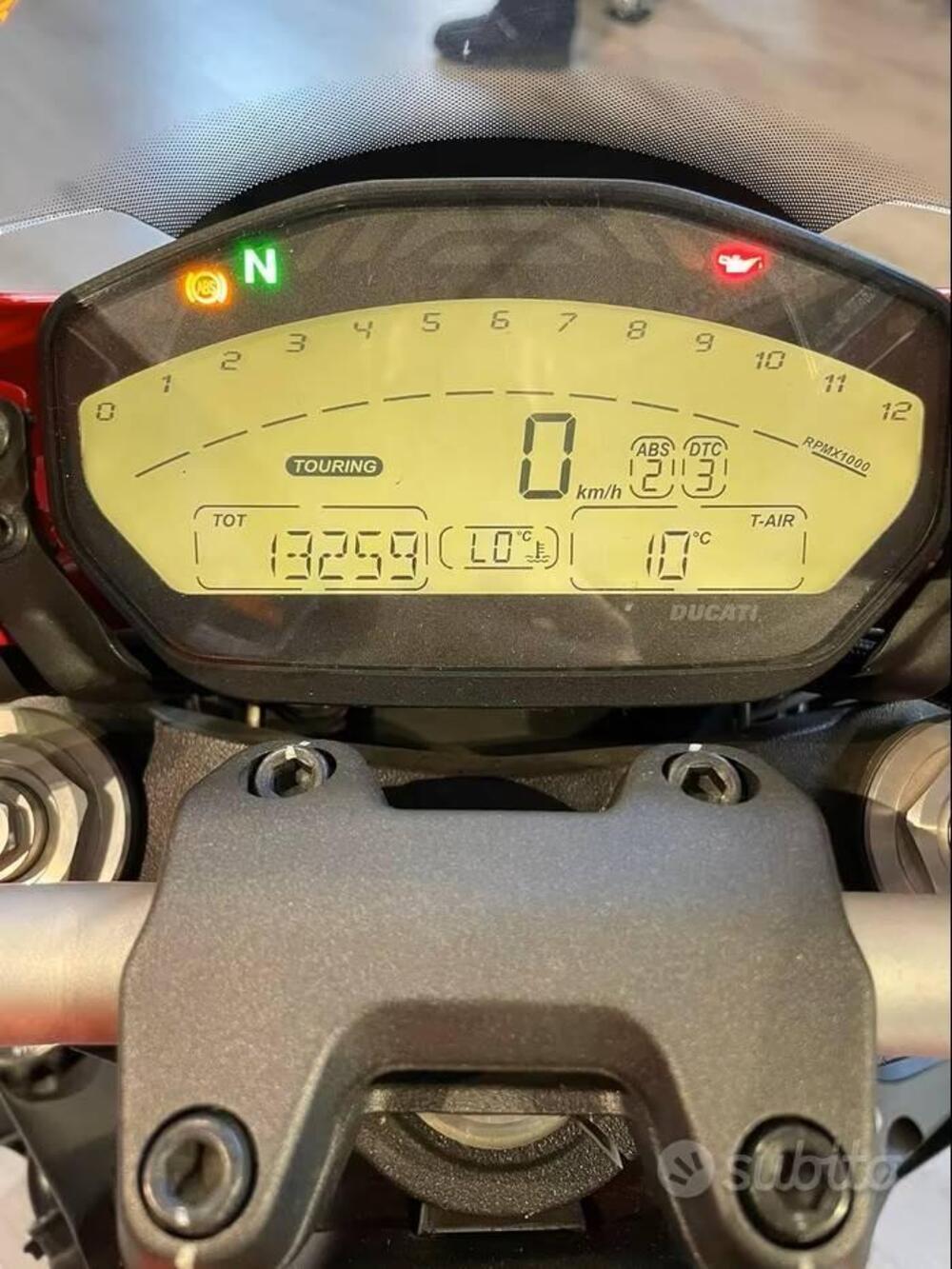 Ducati Monster 821 Stripe ABS (2015 - 17) (5)