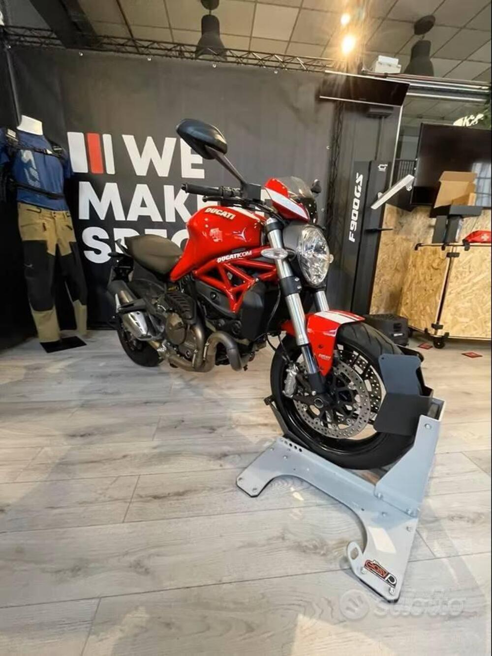 Ducati Monster 821 Stripe ABS (2015 - 17) (2)