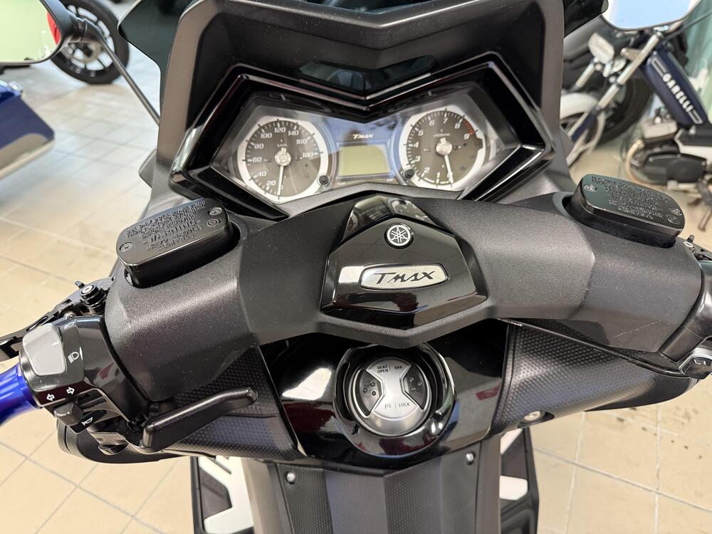 Yamaha T-Max 530 (2015 - 16) (9)