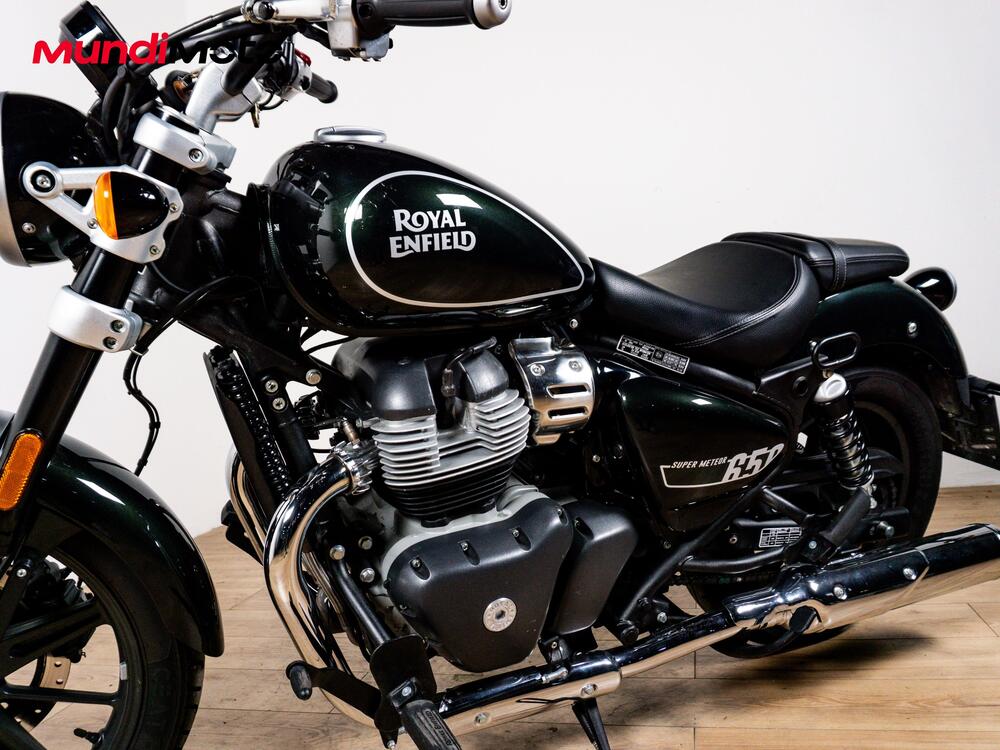 Royal Enfield Super Meteor 650 (2023 - 26) (9)