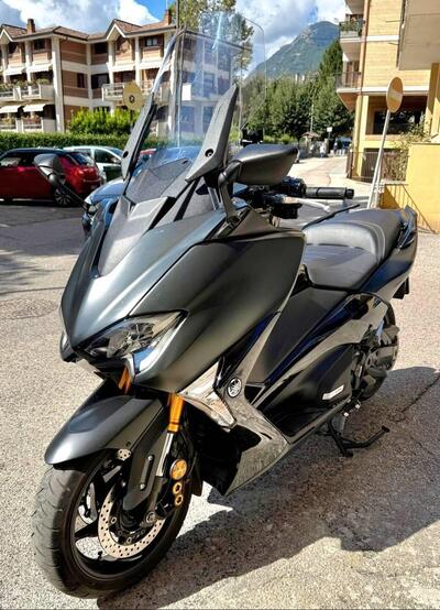 Yamaha T-Max 530 DX (2017 - 19) usata