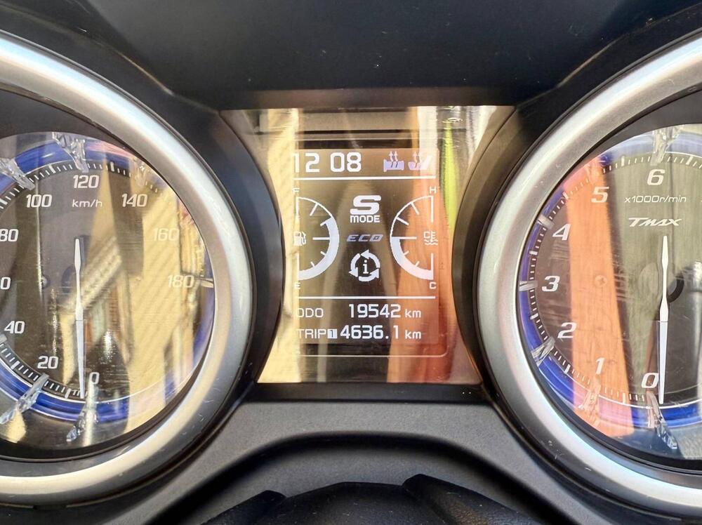 Yamaha T-Max 530 DX (2017 - 19) (5)