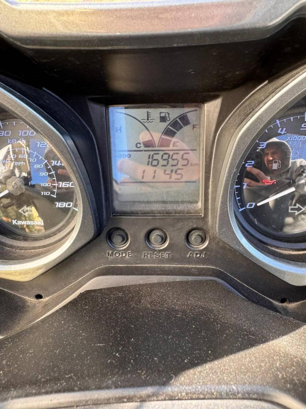 Kawasaki J 300 SE (2017 - 18) (7)