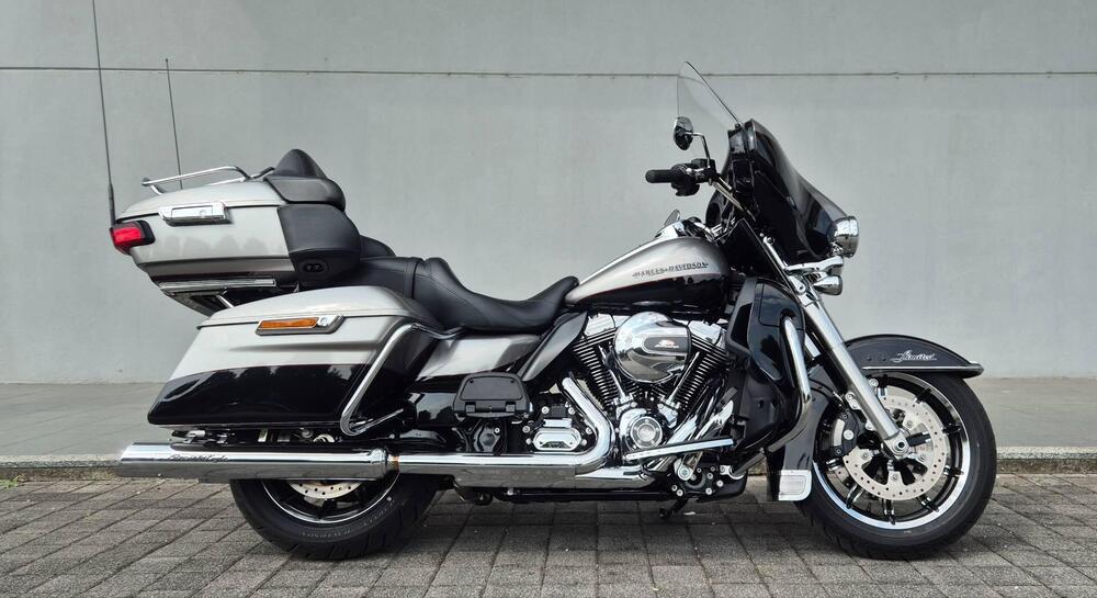 Harley-Davidson 1690 Electra Glide Ultra Limited (2016) - FLHTK (3)