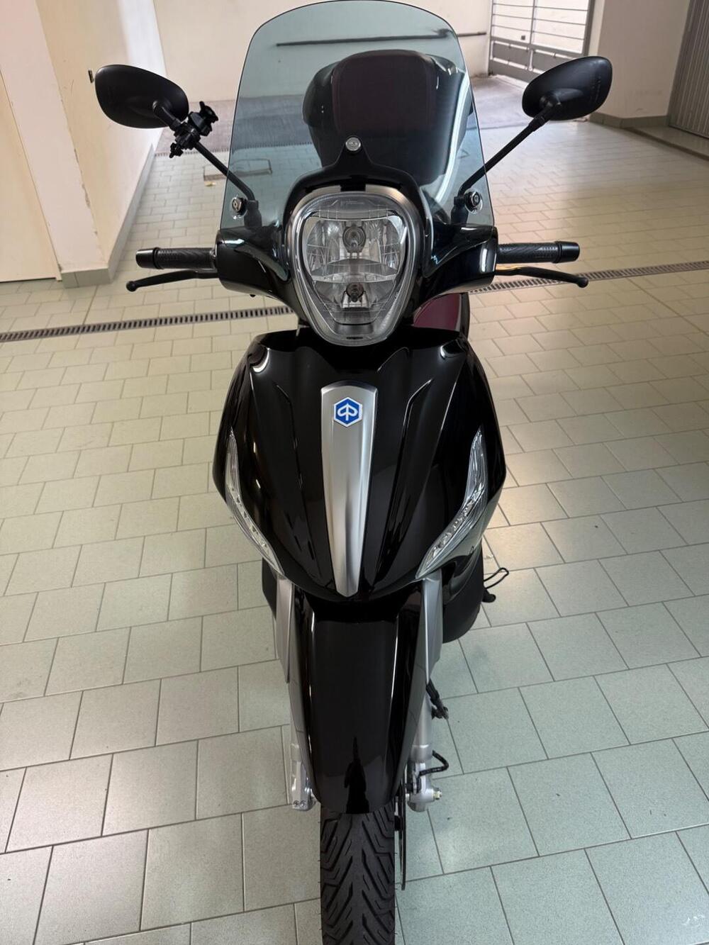 Piaggio Beverly 350 SportTouring ie ABS (2011 - 17)