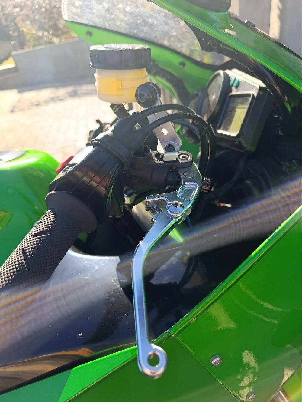 Kawasaki Ninja 1200 ZX-12R (2000 - 06) (6)