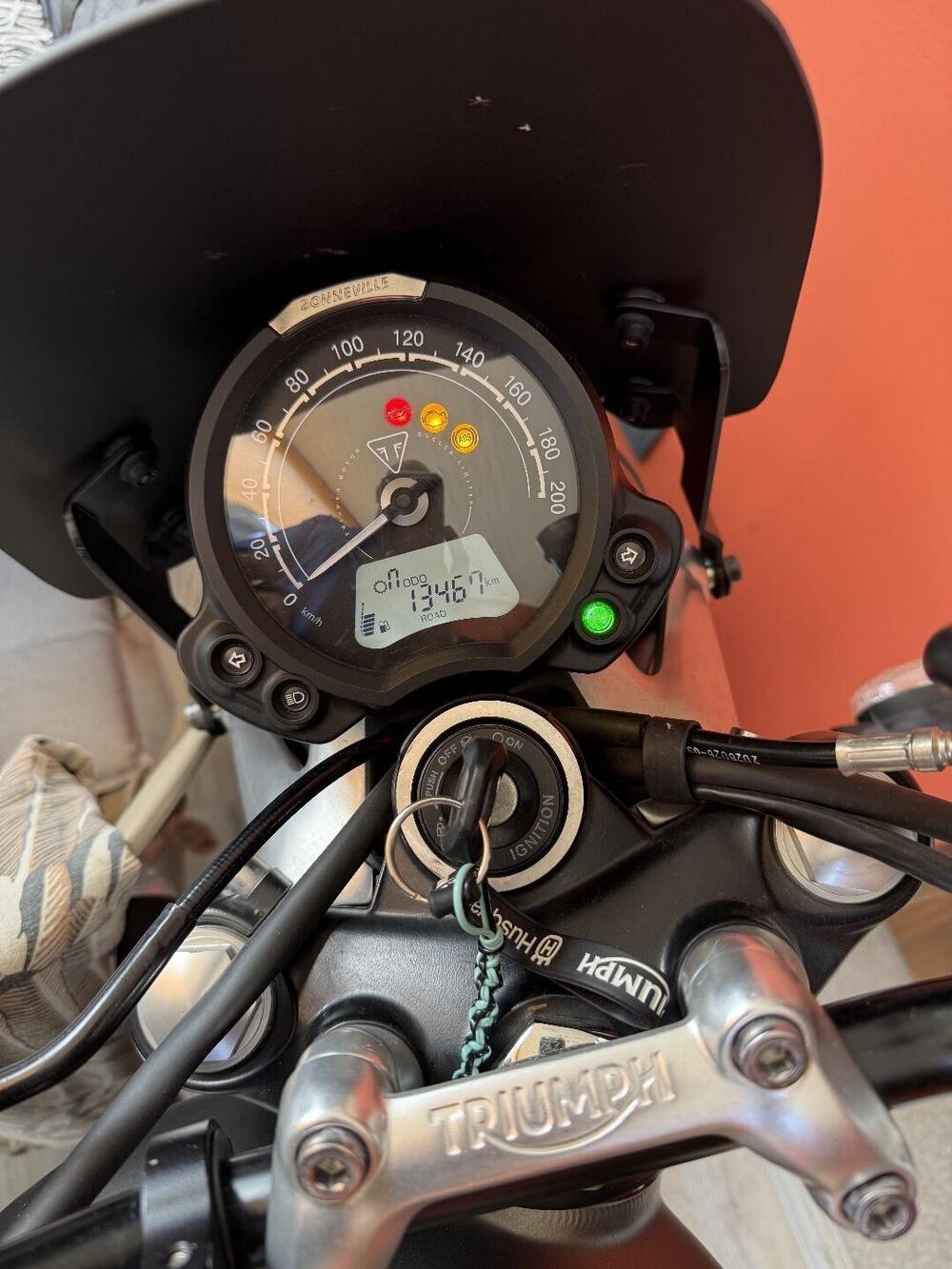 Triumph Street Twin 900 (2019 - 20) (3)