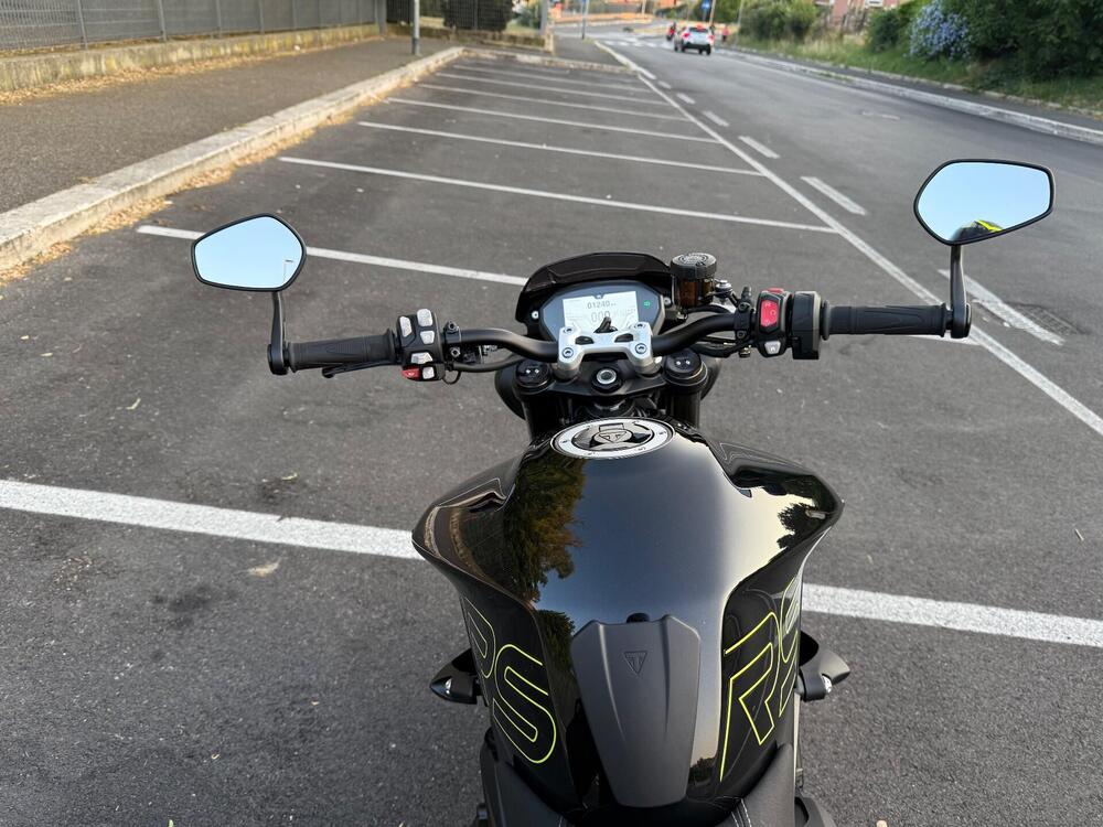 Triumph Street Triple 765 RS (2023 - 25) (11)